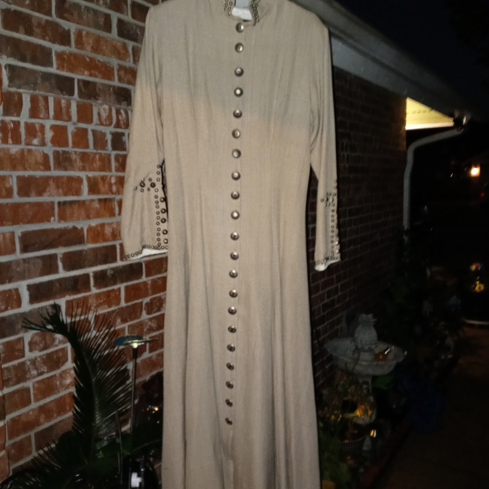 VINTAGE DRESS BY SILVER RIVER
